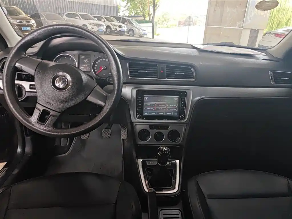 VOLKSWAGEN LAVIDA 2013
