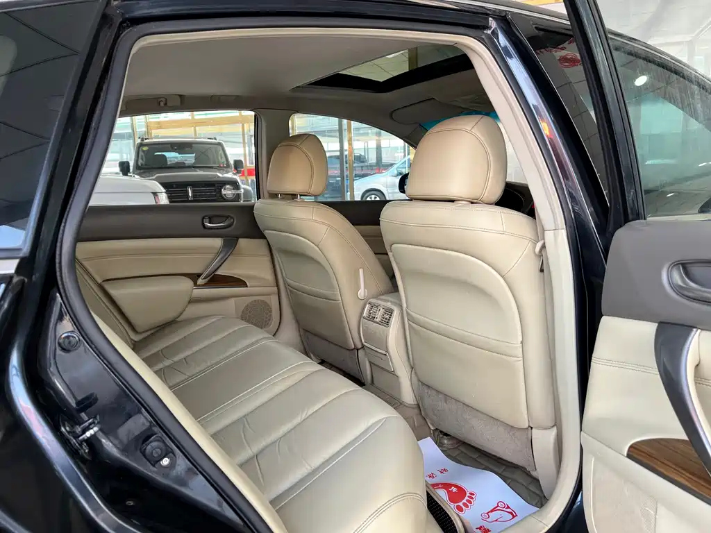 NISSAN TEANA 2011