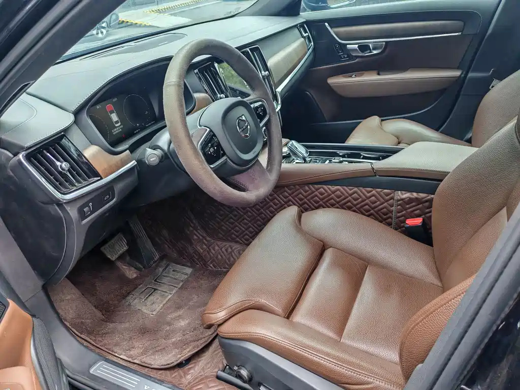 VOLVO S90 2021