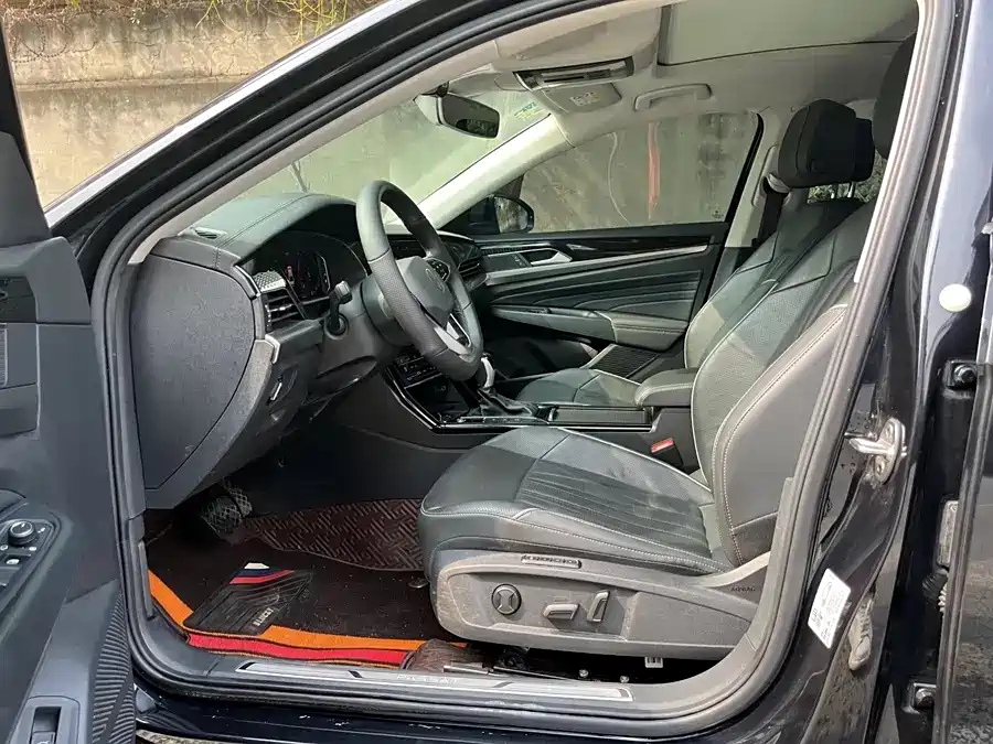 VOLKSWAGEN PASSAT 2022