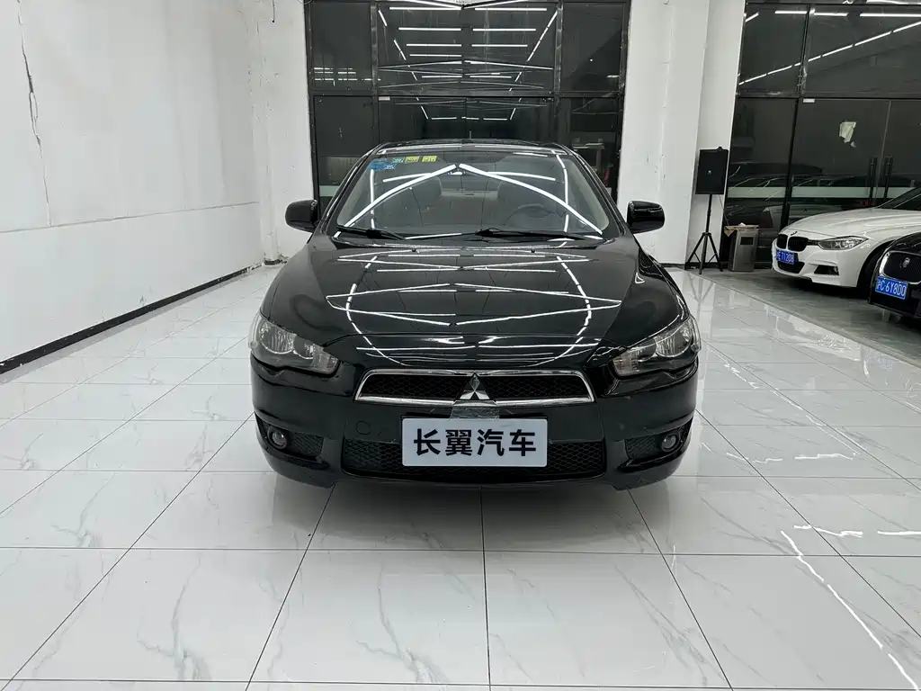 MITSUBISHI LANCER EX 2011