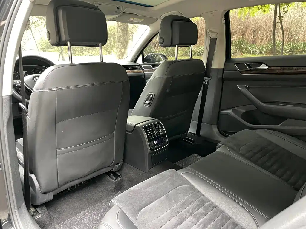 VOLKSWAGEN MAGOTAN 2018