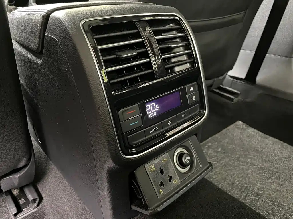 VOLKSWAGEN MAGOTAN 2018