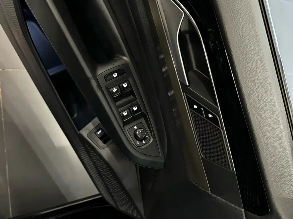 VOLKSWAGEN PASSAT 2020