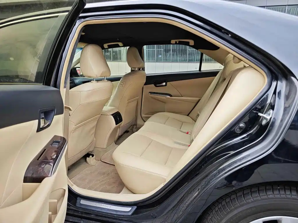 TOYOTA CAMRY 2016