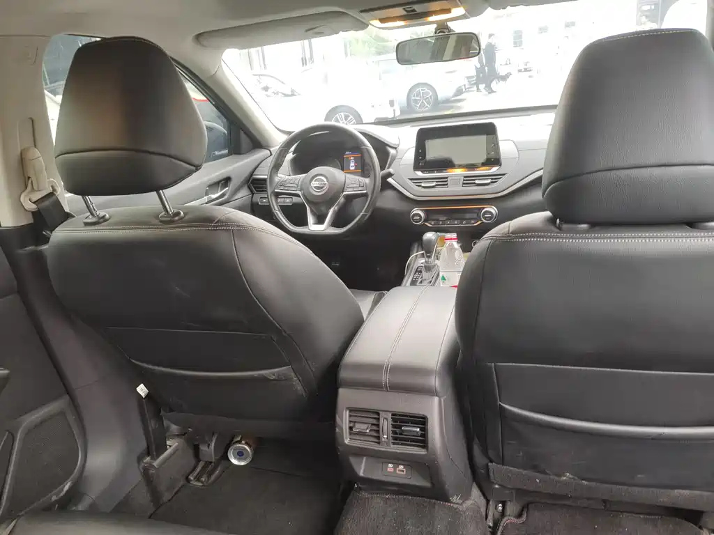 NISSAN TEANA 2020