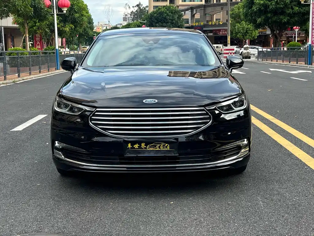 FORD TAURUS 2019