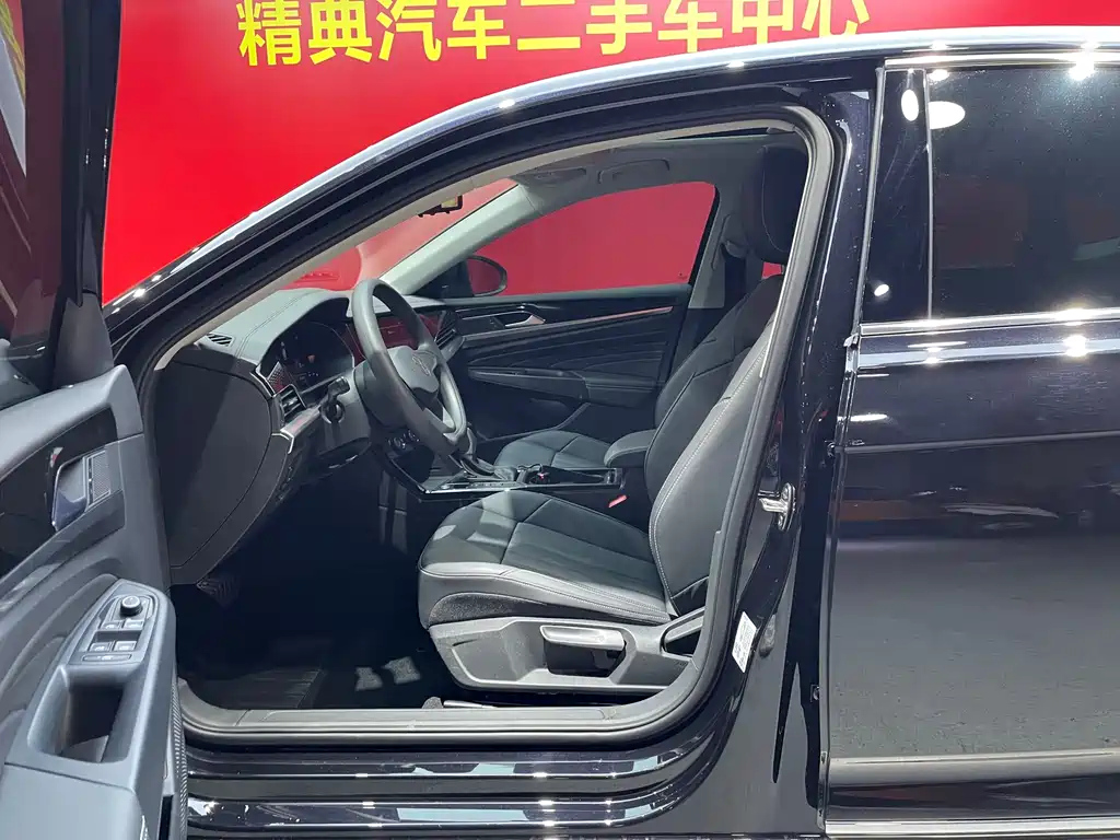 VOLKSWAGEN PASSAT 2022