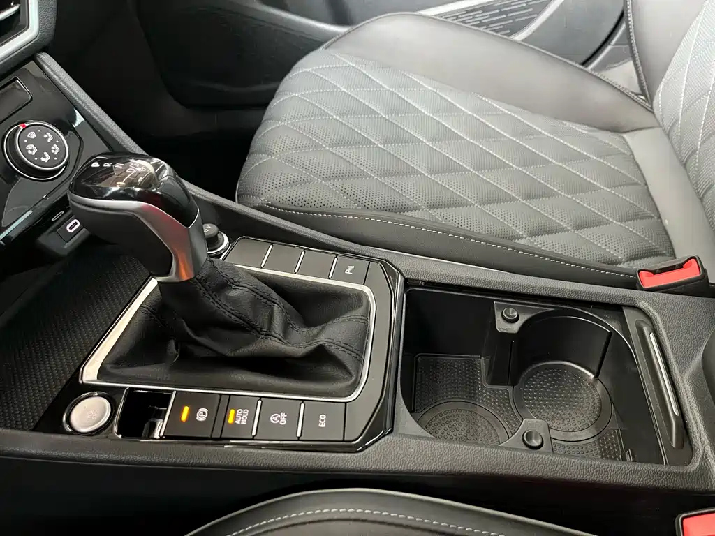 VOLKSWAGEN SAGITAR 2024