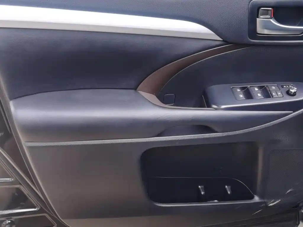 TOYOTA HIGHLANDER 2019