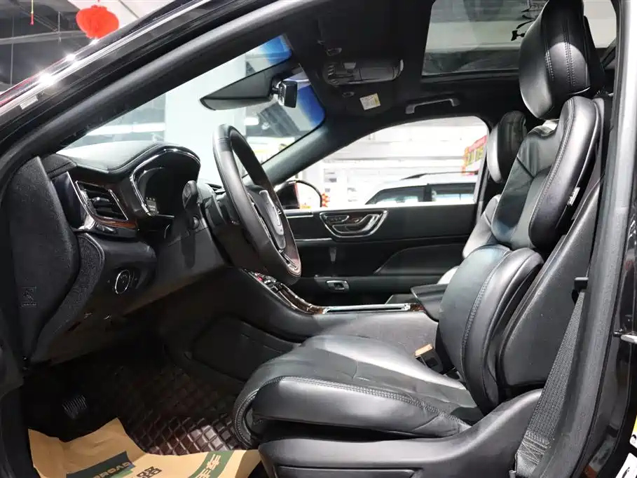 LINCOLN CONTINENTAL 2019