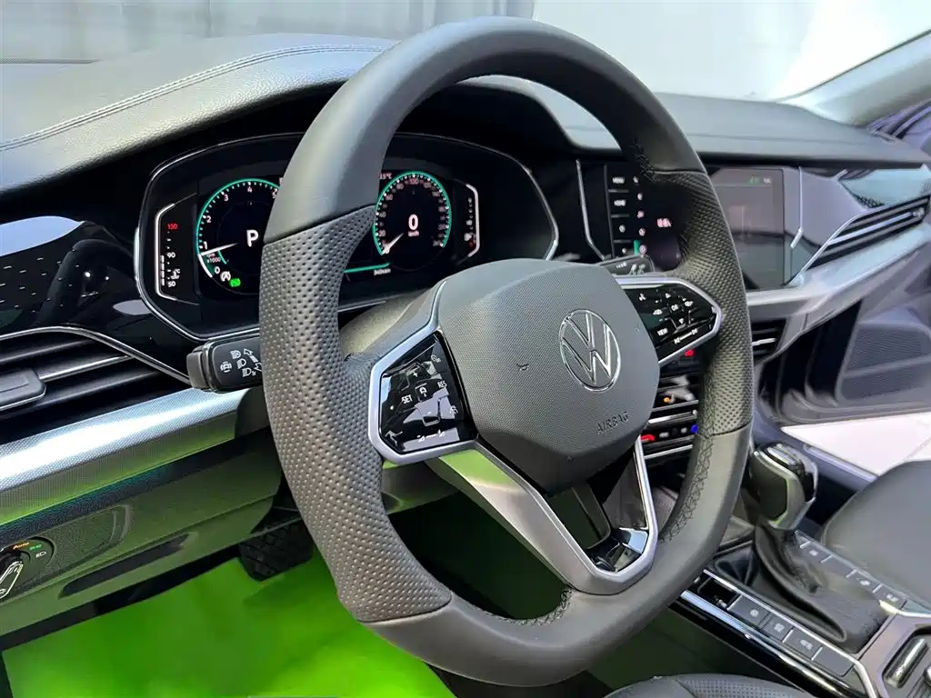 VOLKSWAGEN PASSAT 2021