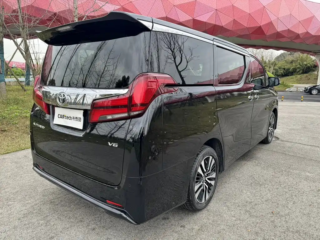 TOYOTA ALPHARD 2019