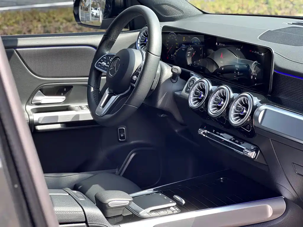 MERCEDES BENZ GLB 2022