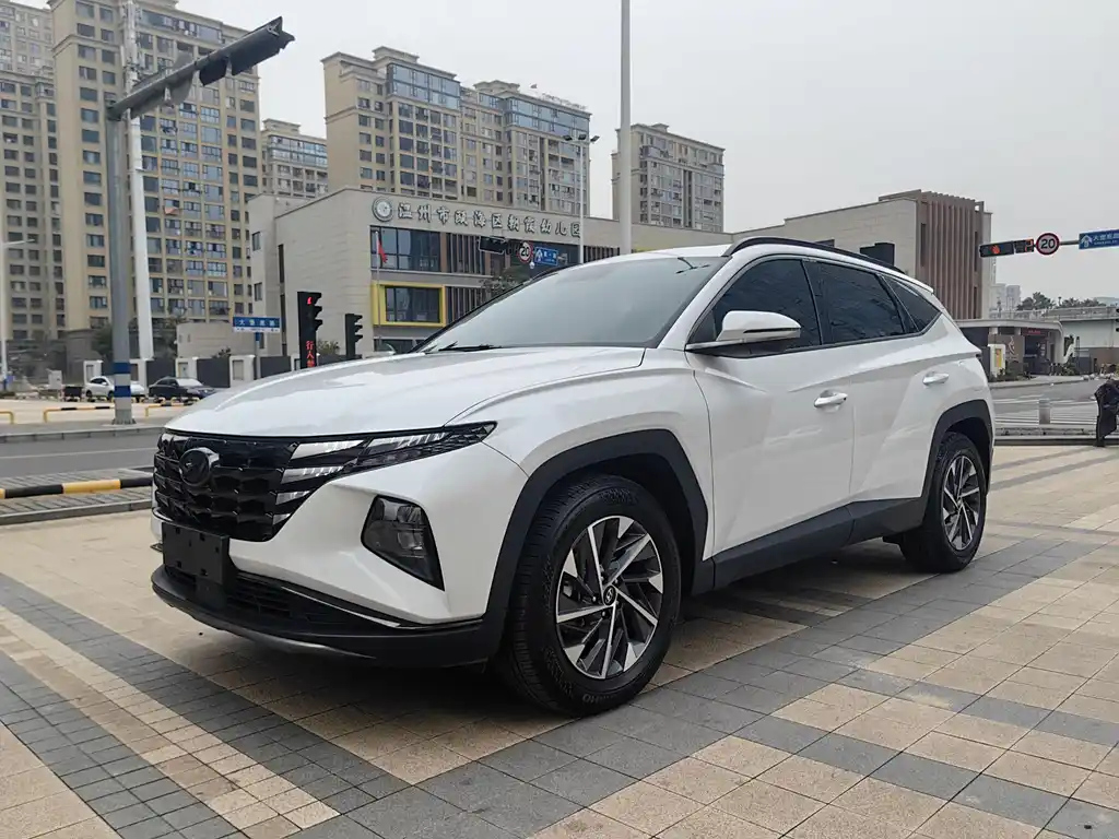 HYUNDAI TUCSON 2023