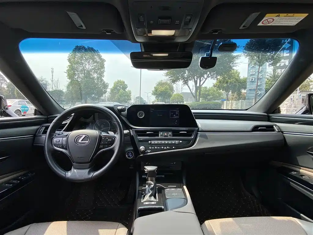 LEXUS ES 2022