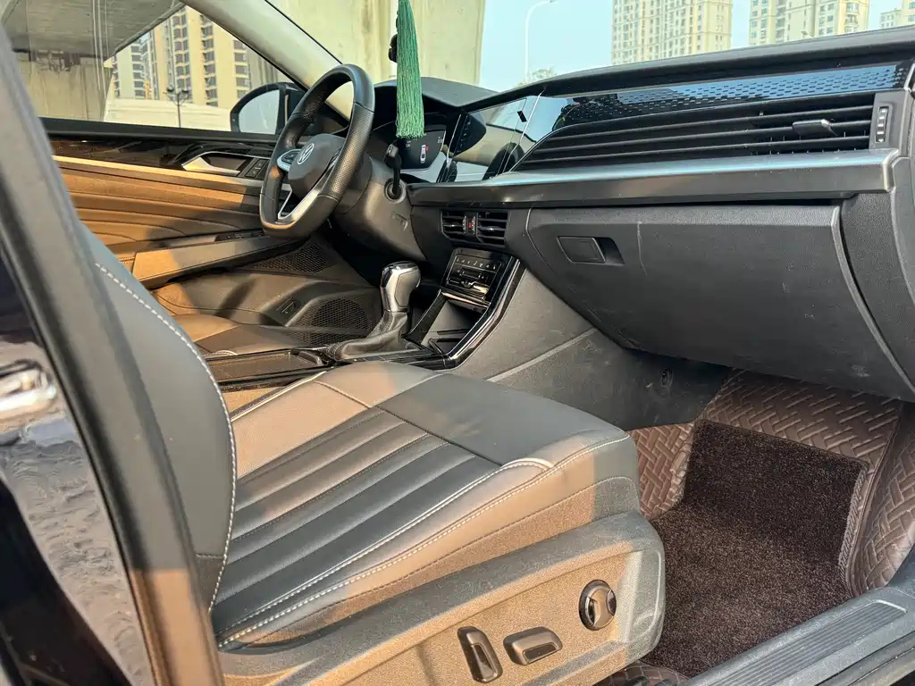 VOLKSWAGEN PASSAT 2022