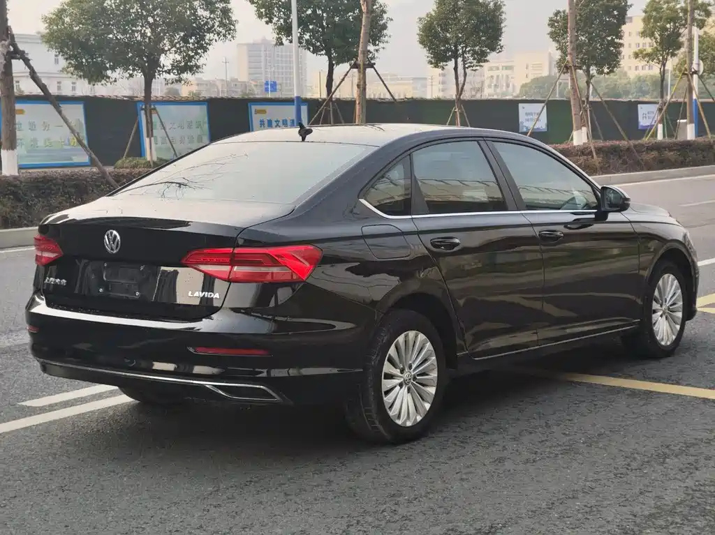 VOLKSWAGEN LAVIDA 2019