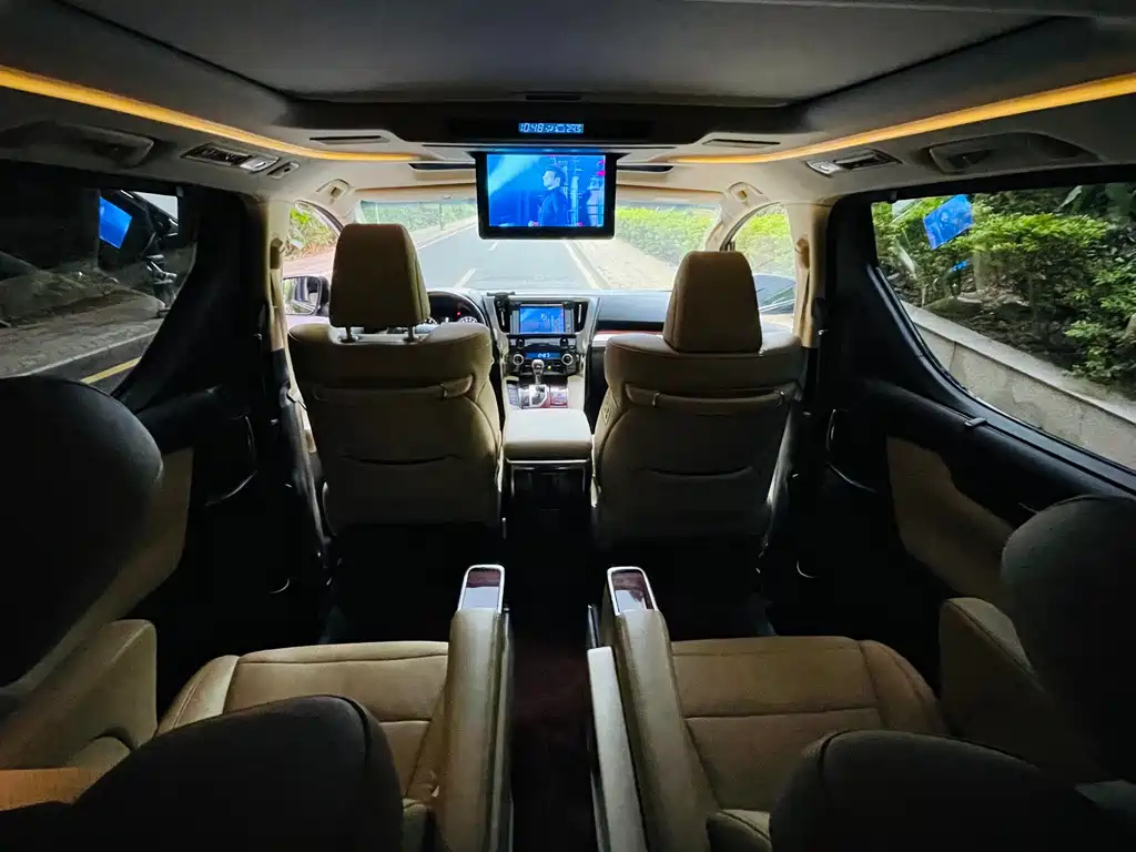 TOYOTA ALPHARD 2017