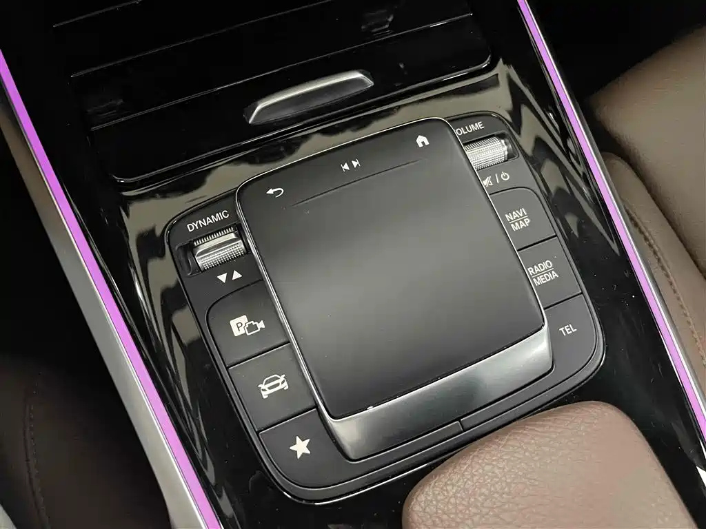 MERCEDES BENZ GLB 2021