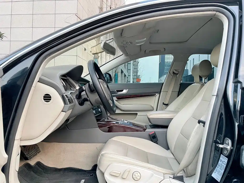 AUDI A6L 2010