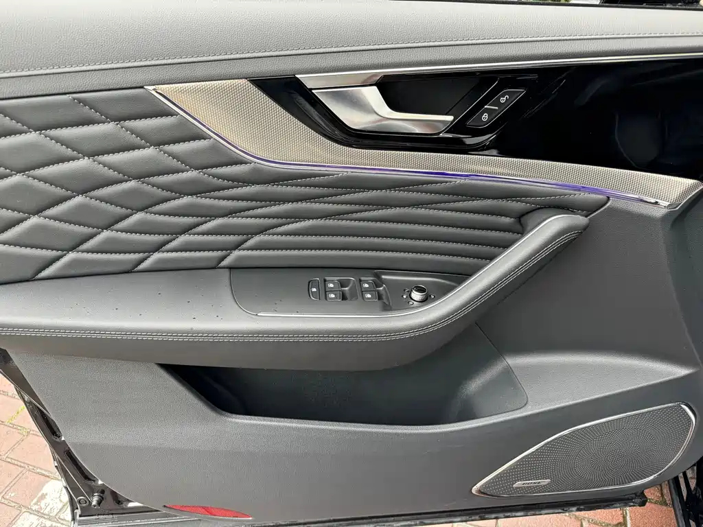 HONGQI HS5 2022