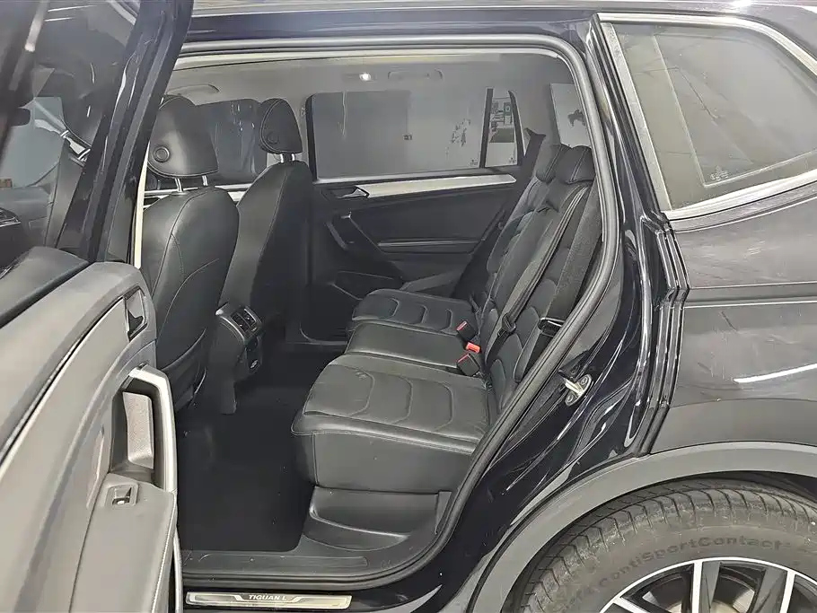 VOLKSWAGEN TIGUAN L 2020