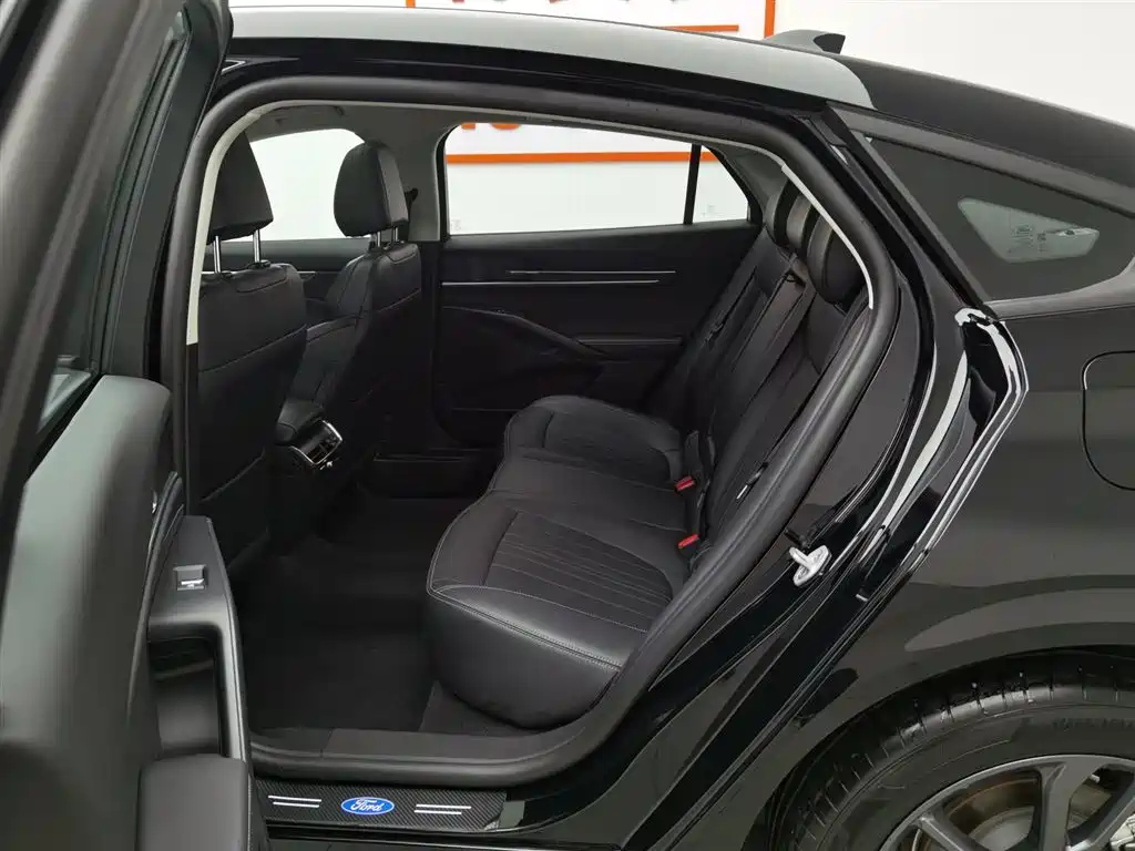 FORD MONDEO 2025