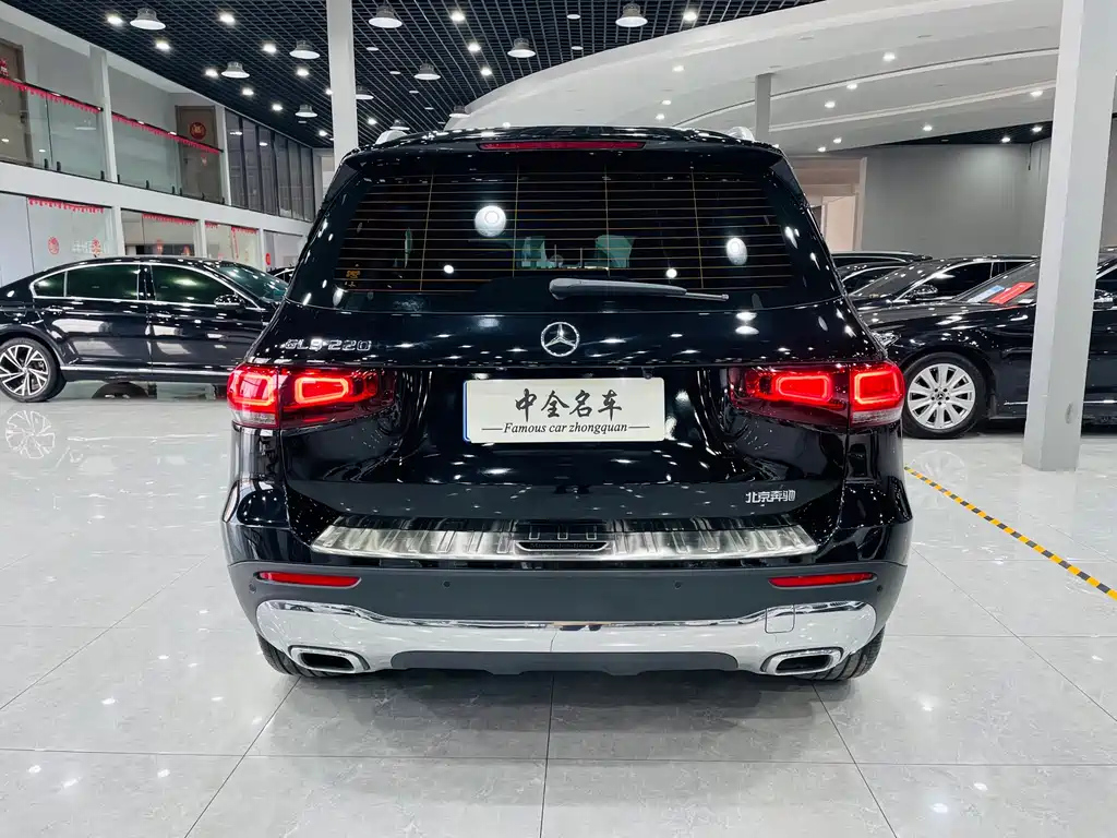 MERCEDES BENZ GLB 2023