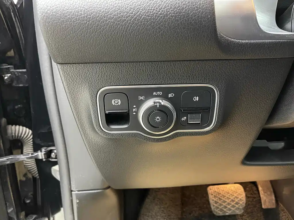 MERCEDES BENZ GLB 2022