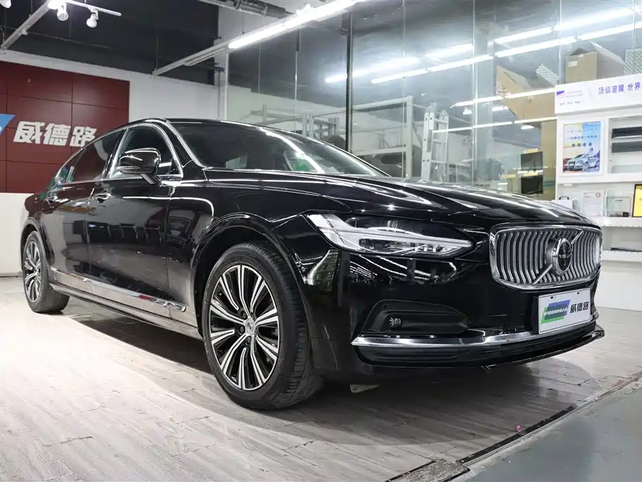VOLVO S90 2021