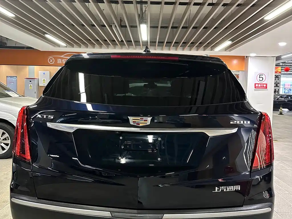 CADILLAC XT5 2022