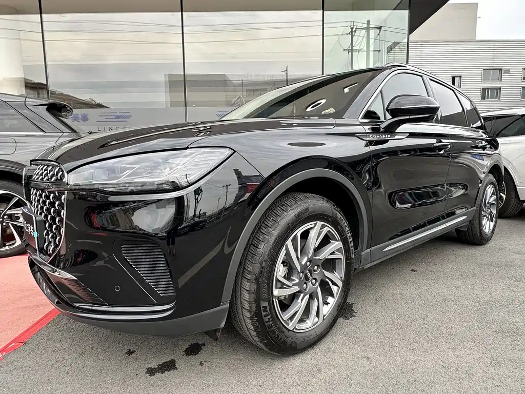 LINCOLN ADVENTURER 2023