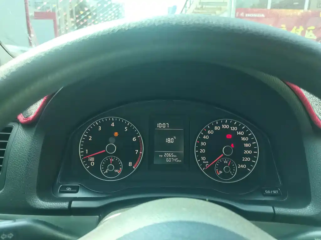 VOLKSWAGEN SAGITAR 2010