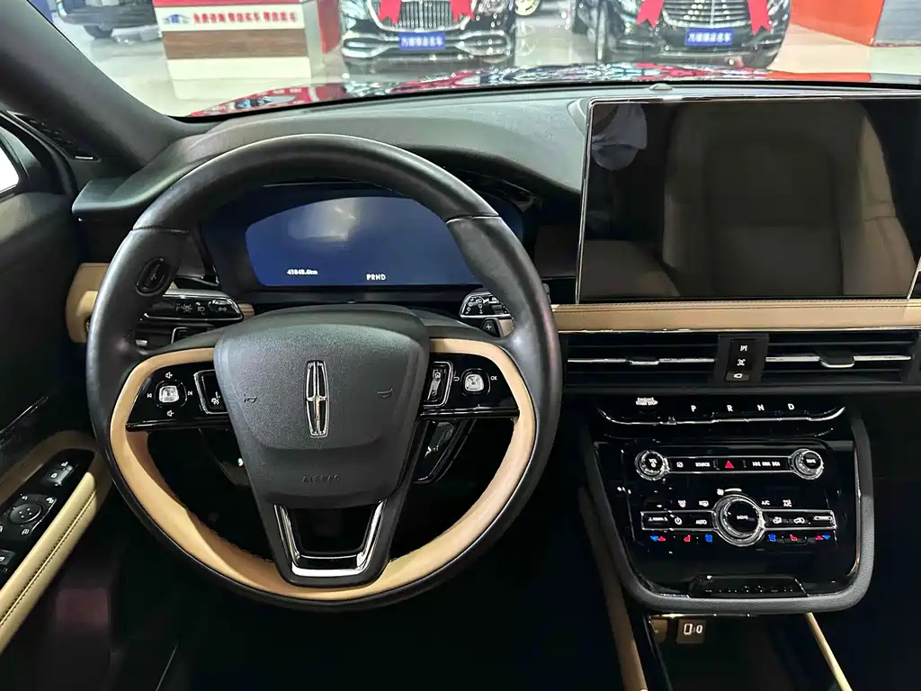 LINCOLN ADVENTURER 2021