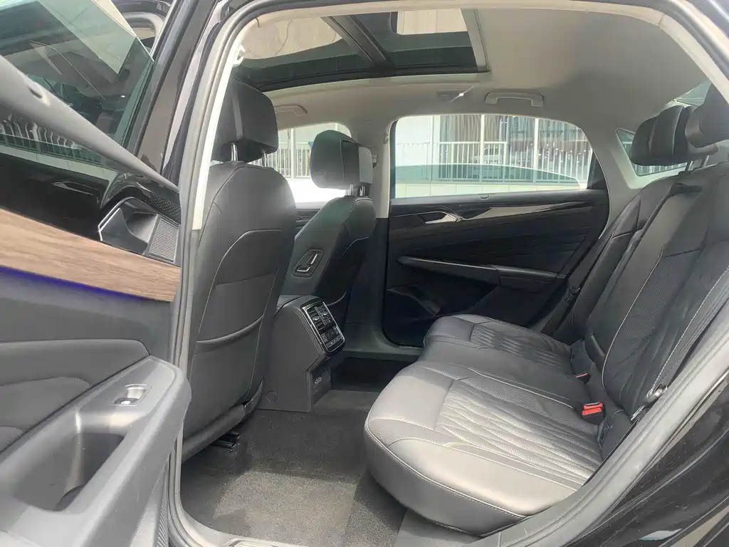 VOLKSWAGEN PASSAT 2020
