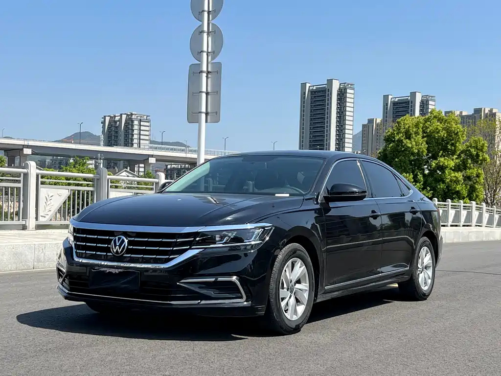 VOLKSWAGEN PASSAT 2021