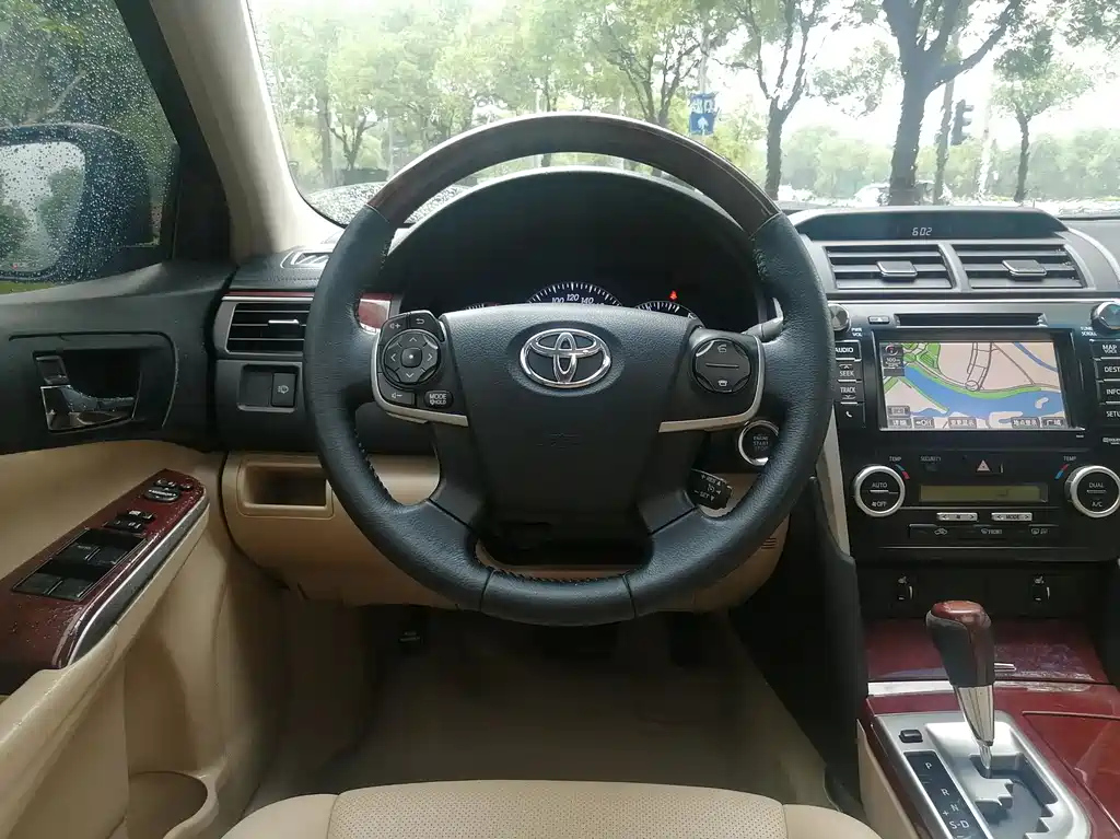 TOYOTA CAMRY 2012