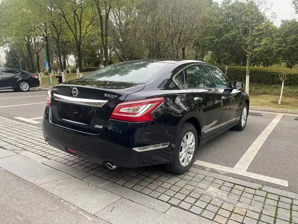 NISSAN TEANA 2016