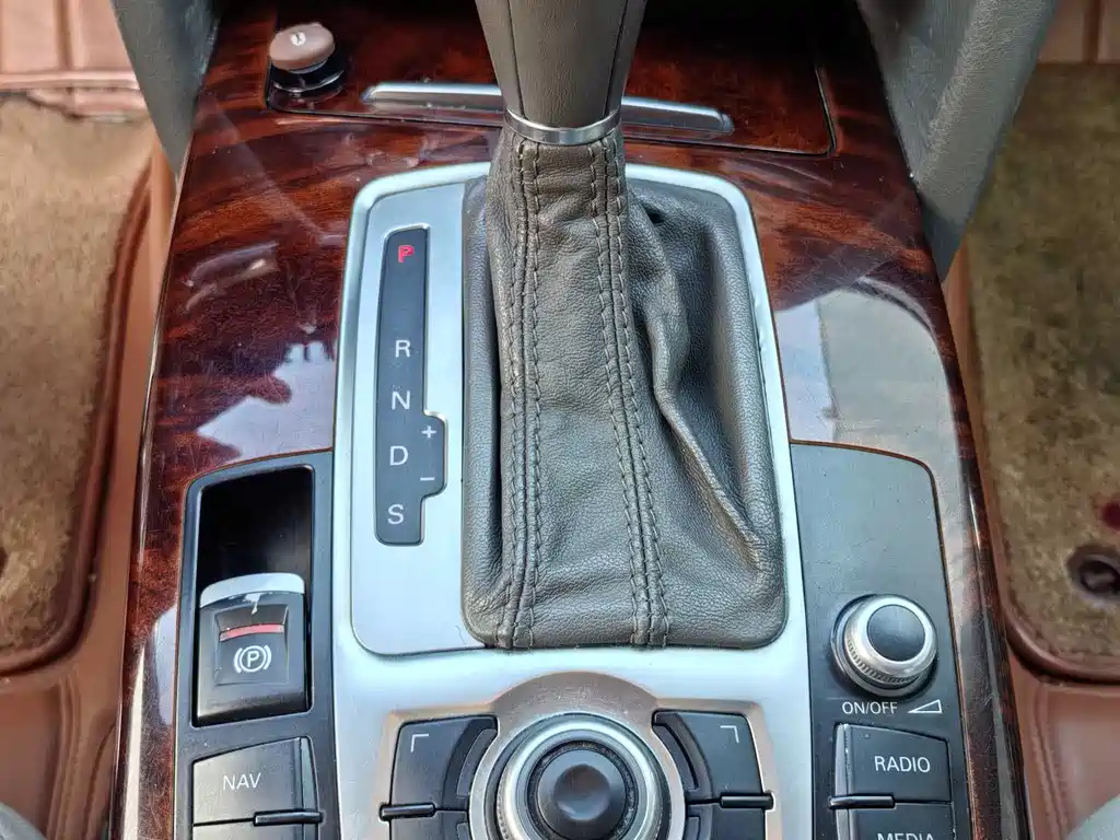 AUDI A6L 2011