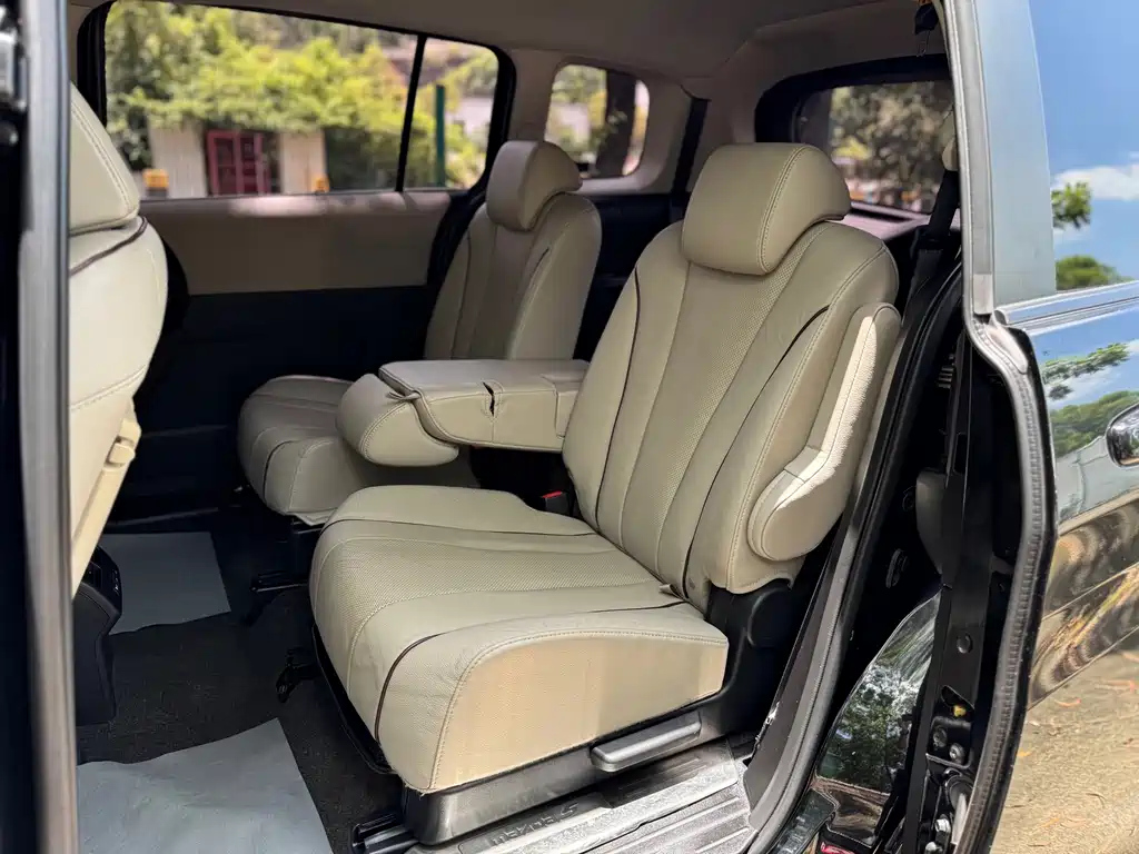 MAZDA 5 2013