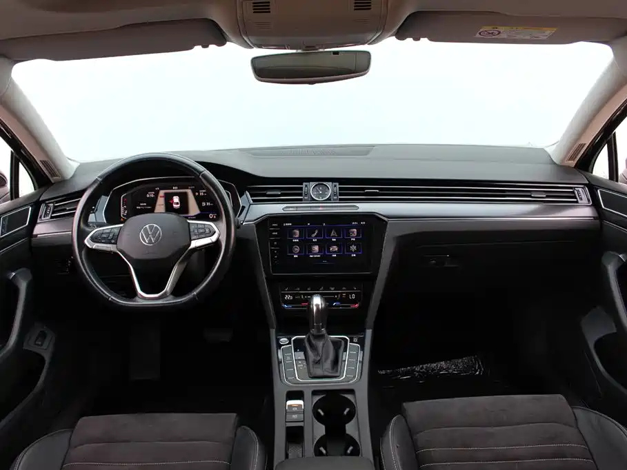 VOLKSWAGEN MAGOTAN 2022