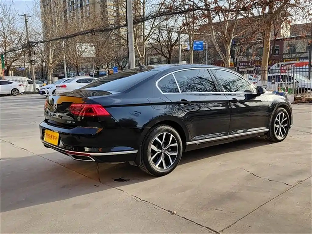 VOLKSWAGEN MAGOTAN 2023