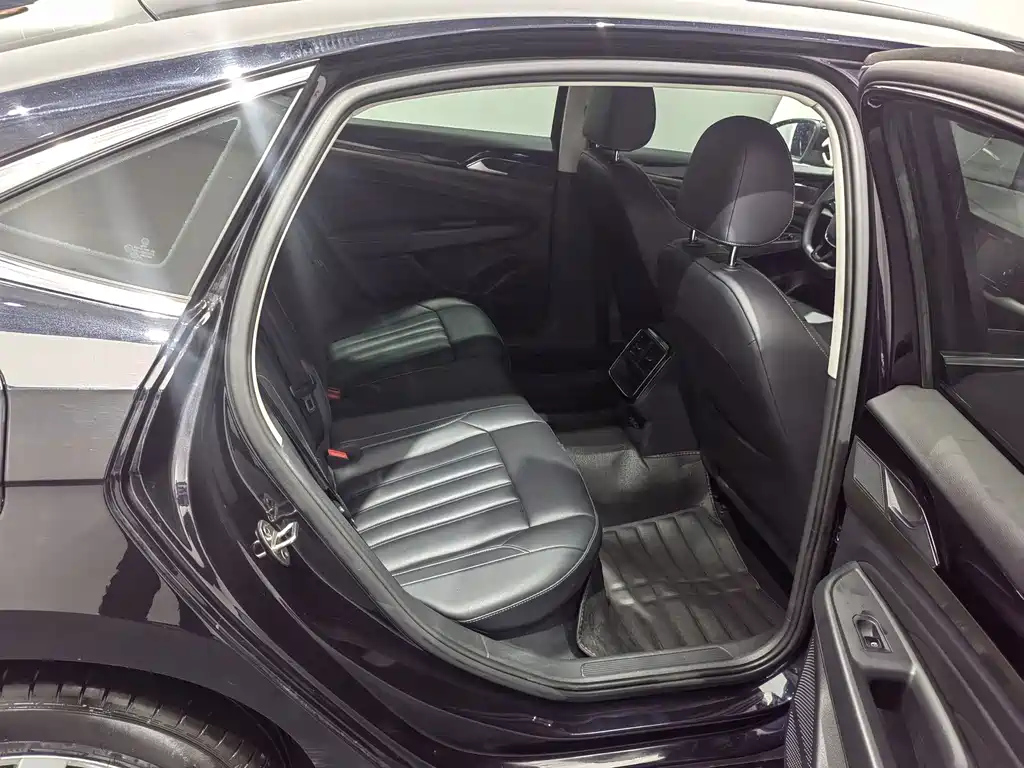 VOLKSWAGEN PASSAT 2020