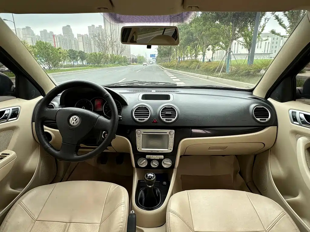 VOLKSWAGEN LAVIDA 2010