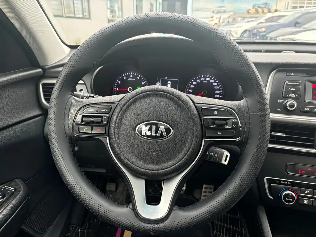 KIA K5 2017