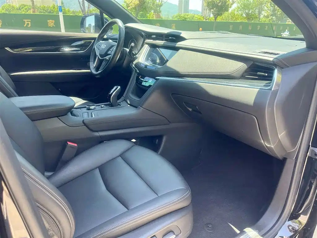 CADILLAC XT5 2021