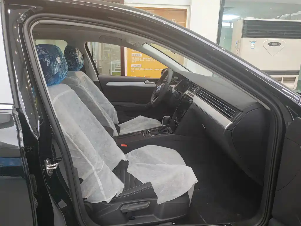 VOLKSWAGEN MAGOTAN 2024