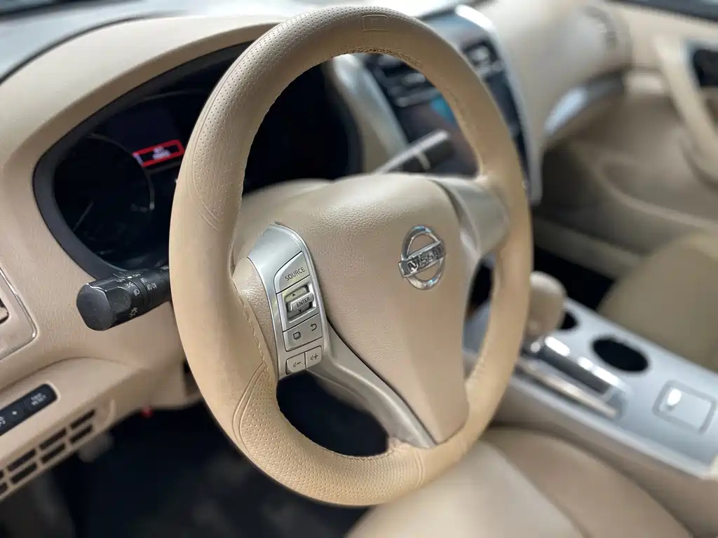 NISSAN TEANA 2017
