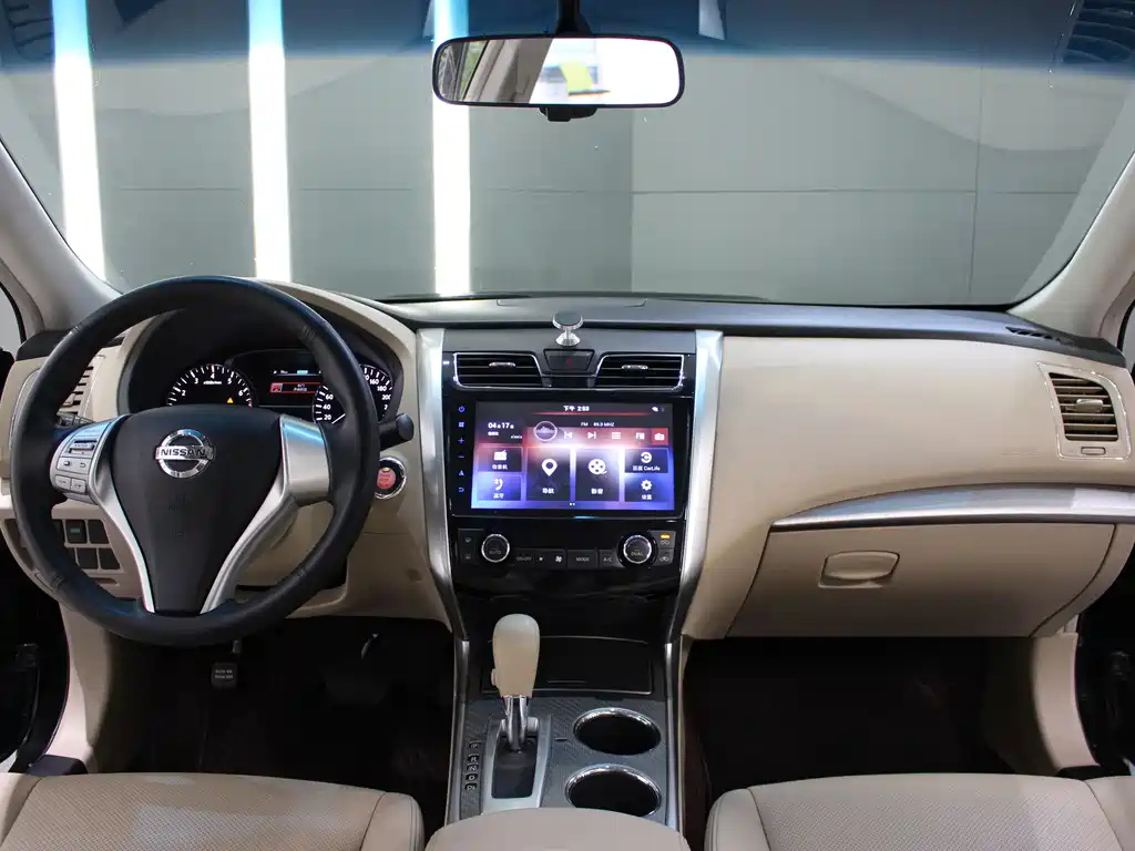 NISSAN TEANA 2019